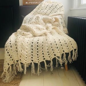 Oversized Cable Knitted Cream Throw  w/Tassels
